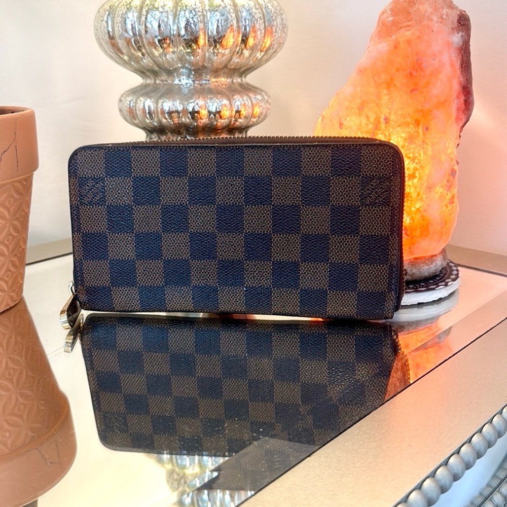 Louis Vuitton Damier Ebene Zippy Wallet